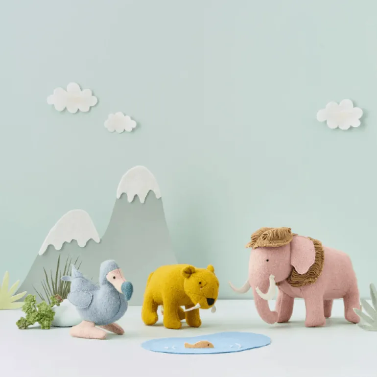 Olli Ella Holdie Extinct Animals