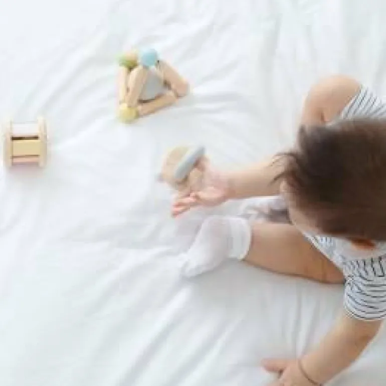 Plan Toys Triangle Clutching Toy - Pastel